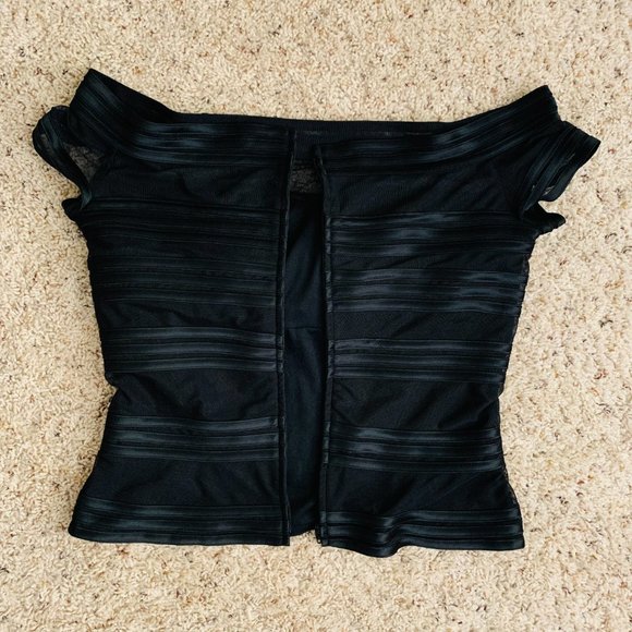 JS Signature Off Shoulder Top - Picture 5 of 7